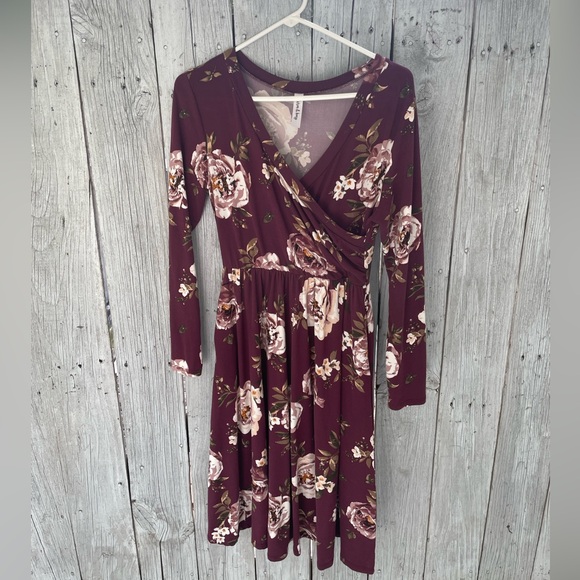 Wren & Ivory Maternity/Nursing Dress - Picture 1 of 3
